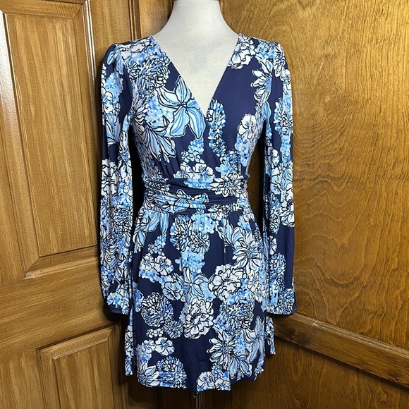 Lilly Pulitzer Low Tide Navy Bouquet All Day Romper Faux Wrap Size M - NWT - Picture 1 of 7